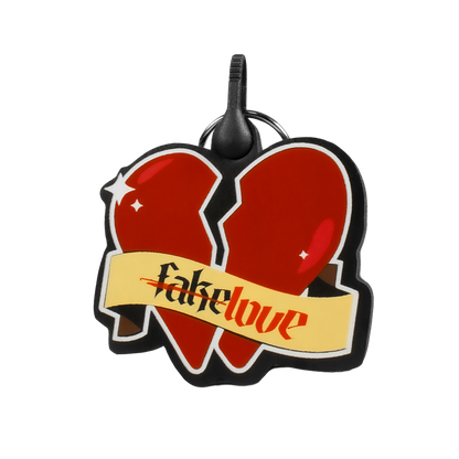 Full Set Fake Love (caja, cubre polvo y llavero)