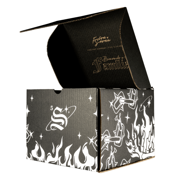 Full set Flames, caja, cubre polvo y accesorio. - Cincopunto7