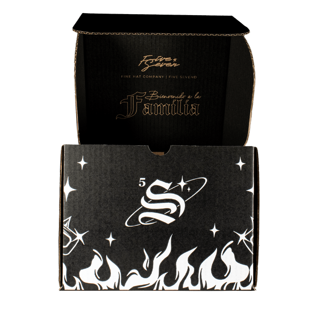 Full set Flames, caja, cubre polvo y accesorio. - Cincopunto7